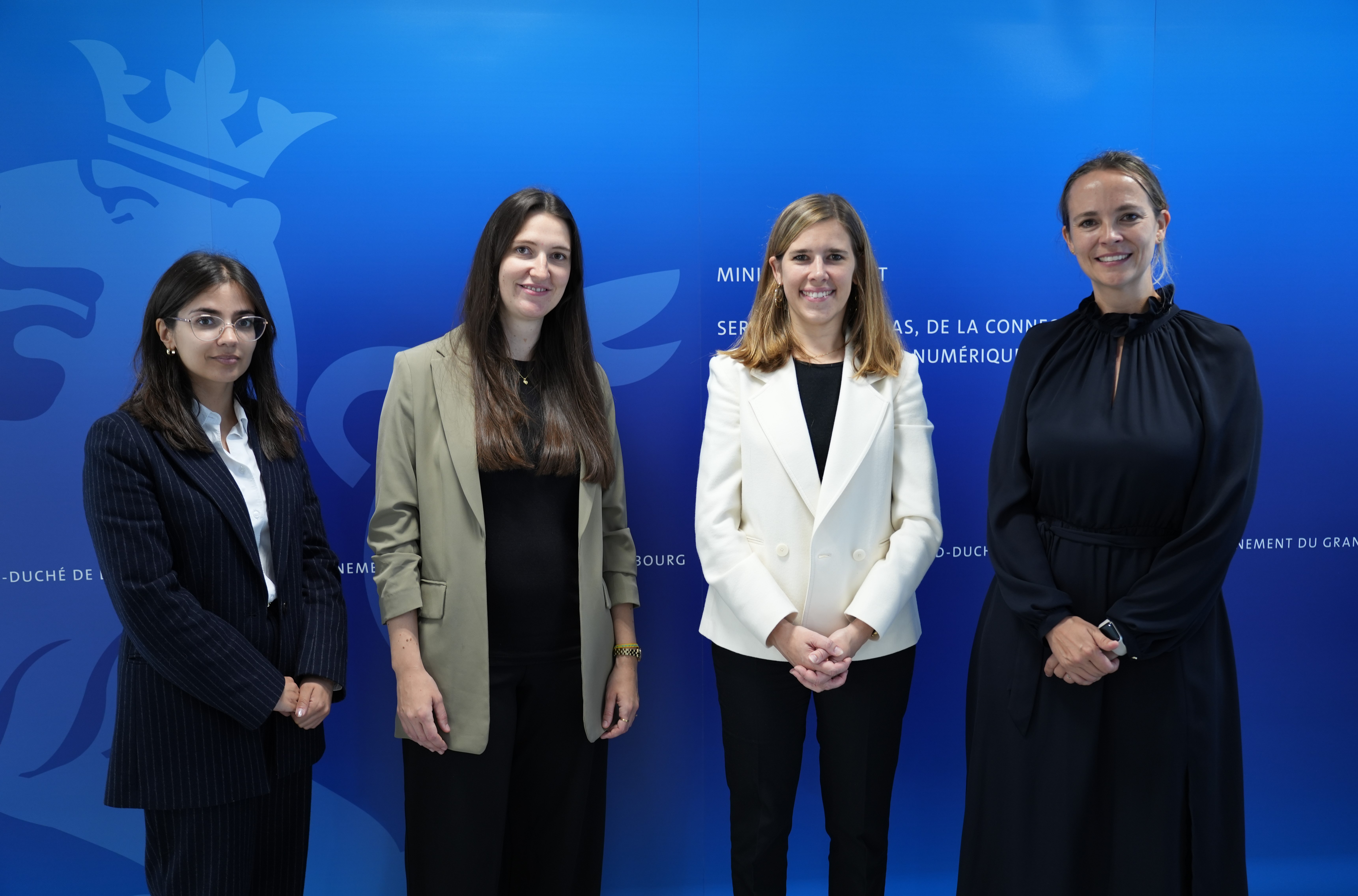 Assermentation de deux collaboratrices en présence de la directrice de l'ALIA et de la ministre Elisabeth Margue.