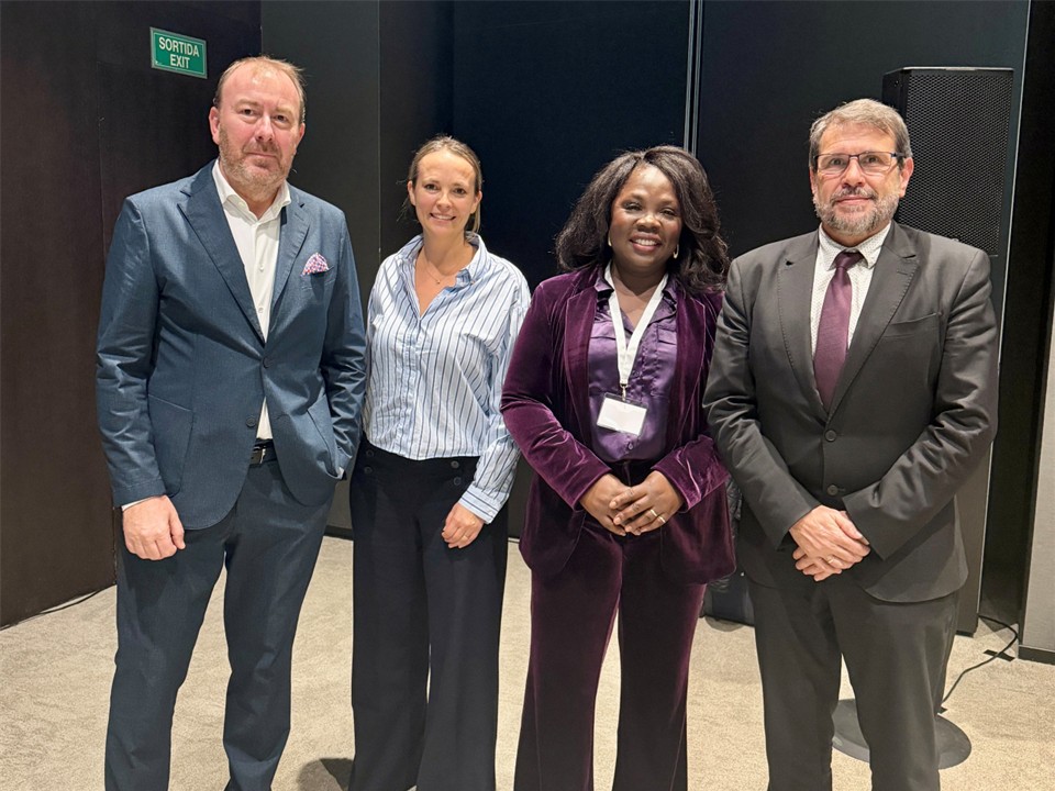 photo de groupe avec Marc Glesener (président ALIA), Cindy Bauwens (directrice ALIA), Amma Asante (présidente du Media Board pour 2026), Carlos Aguilar (président sortant du Media Board).